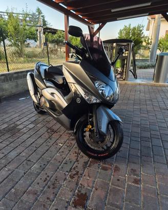 Yamaha TMAX 500 
