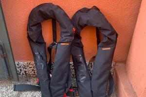 Giubbotti salvataggio auto gonfiabili