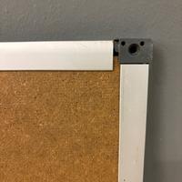 Bacheca sughero 120x90 - con bordi in alluminio.