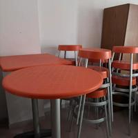 Tavoli alti e sgabelli