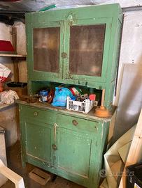 credenza antica da restaurare