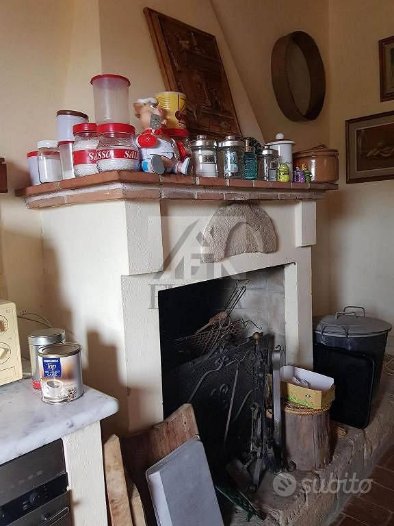 Rustico / Casale di 32420 m² con più di 5 locali e - Vista 3