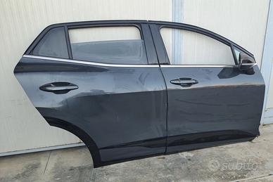 Porta anteriore e posteriore destra kia sportage 2