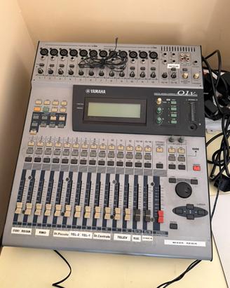 Mixer yamaha digitale 01v