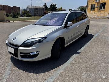 NEW RENAULT LAGUNA 2.0 DCi 175cv SPORTOUR PRO. 4C