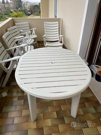 Tavolo e sedie