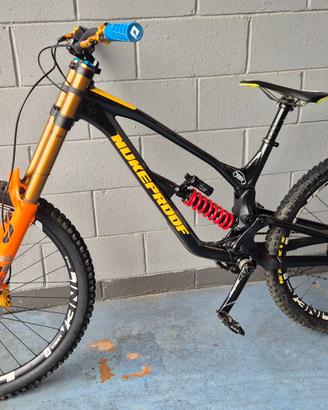 DOWNHILL BIKE Nukeproof Dissent XL Mullet 27.5-29