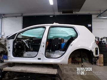 PARAFANGO POSTERIORE SINISTRO GOLF 7 - VII 2015