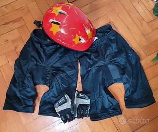 Set bici bambini: caschetto, guanti, 2 pantaloni
