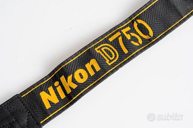 Tracolla originale Nikon D750 (AN-DC14)