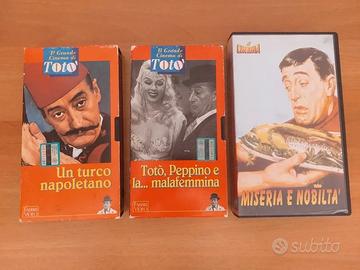 3 VHS Videocassette con film di Totò