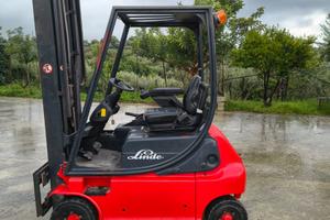 Carrello elevatore linde
