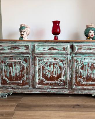 Credenza antica