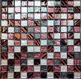 mosaico di vetro nero e arancio