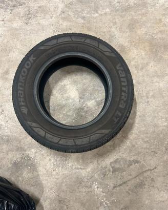 2 gomme termiche Hankook 215/65/ r 15c Vantra LT