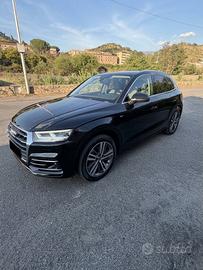 AUDI Q5 S-Line