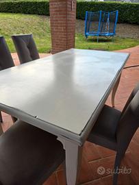 Tavolo legno di noce bianco con sedie