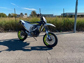 Husqvarna 701 my2016 depotenziata A2