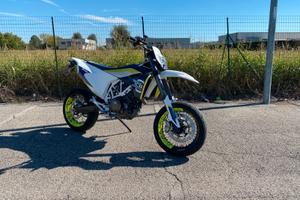 Husqvarna 701 my2016 depotenziata A2