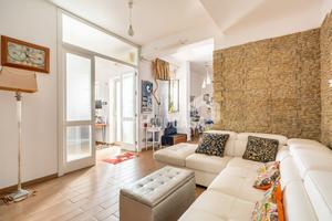 Appartamento ristrutturato di 4 Vani - 162 mq