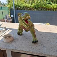 Dinosauro giocattolo 