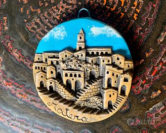 Piattino matera decorato a mano in rilievo