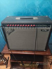 Fender Princeton Chorus usa 2x10 coni.