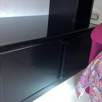 Scaffale con vetrina