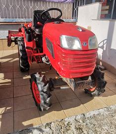 Trattore Usato kubota B1220 con Fresa