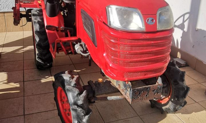 Trattore Usato kubota B1220 con Fresa