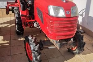 Trattore Usato kubota B1220 con Fresa