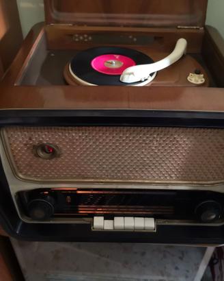 Radio D'epoca Magnadyne Mod. Fm 147 Con Giradischi