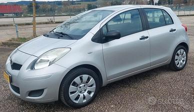 TOYOTA YARIS-UNICO PROPRIETARIO-CONSUMI RIDOTTI