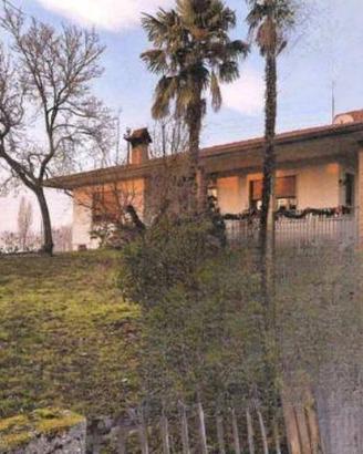Immobile in asta di 238 m² con più di 5 locali e b