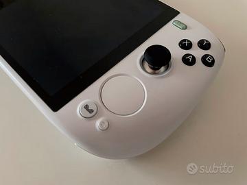 AYANEO KUN 64GB RAM / 4TB SSD / RYZEN 7840U Bianca