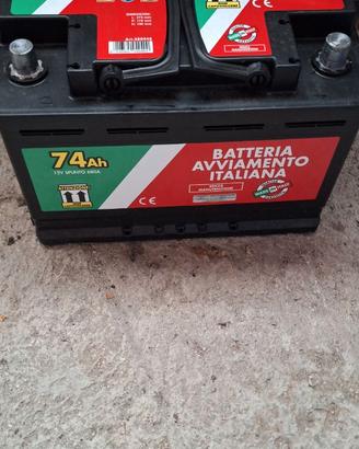Batteria per auto come nuova