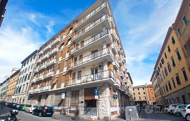 Livorno - Fondo commerciale di 565 mq