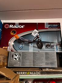 Razor scooter elettrico monopattino per bimbi