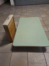 Tavolo in formica anni '60 con 4 sedie