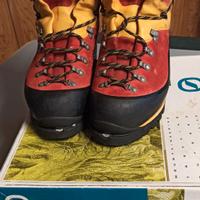 Scarponi da alpinismo/ ghiacciaio