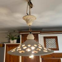 lampadario rustico con lampada angolare