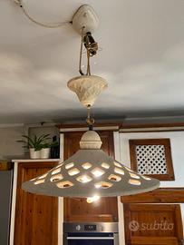 lampadario rustico con lampada angolare vintage