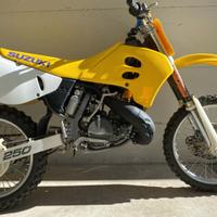 Suzuki 250 cross