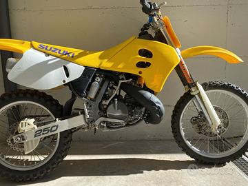 Suzuki 250 cross