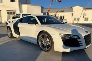 AUDI R8 4.2 V8 FSI quattro R tronic