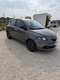 Lancia Ypsilon 1.0 FireFly 5 porte S&S Hybrid Silv