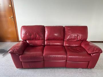 Divano con sedute laterali ribaltabili