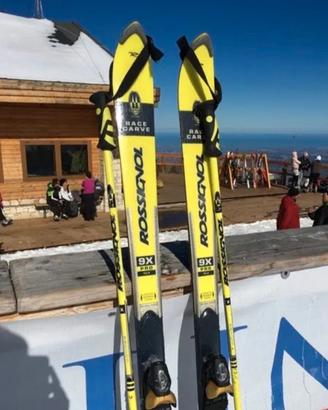Sci Rossignol 9X con attacchi