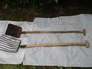 Forcone e pala vecchi in ferro manico in legno