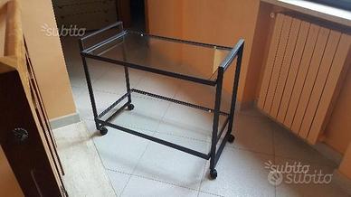 Carrello in Metallo. Arredamento Moderno Elegante